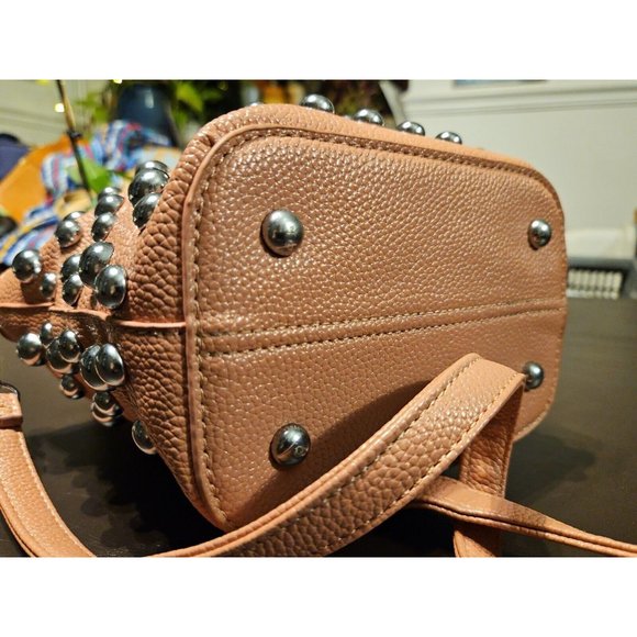 VGC rare, dusky pink studded handbag, fantastic condition inside & out, w. strap - Picture 4 of 16